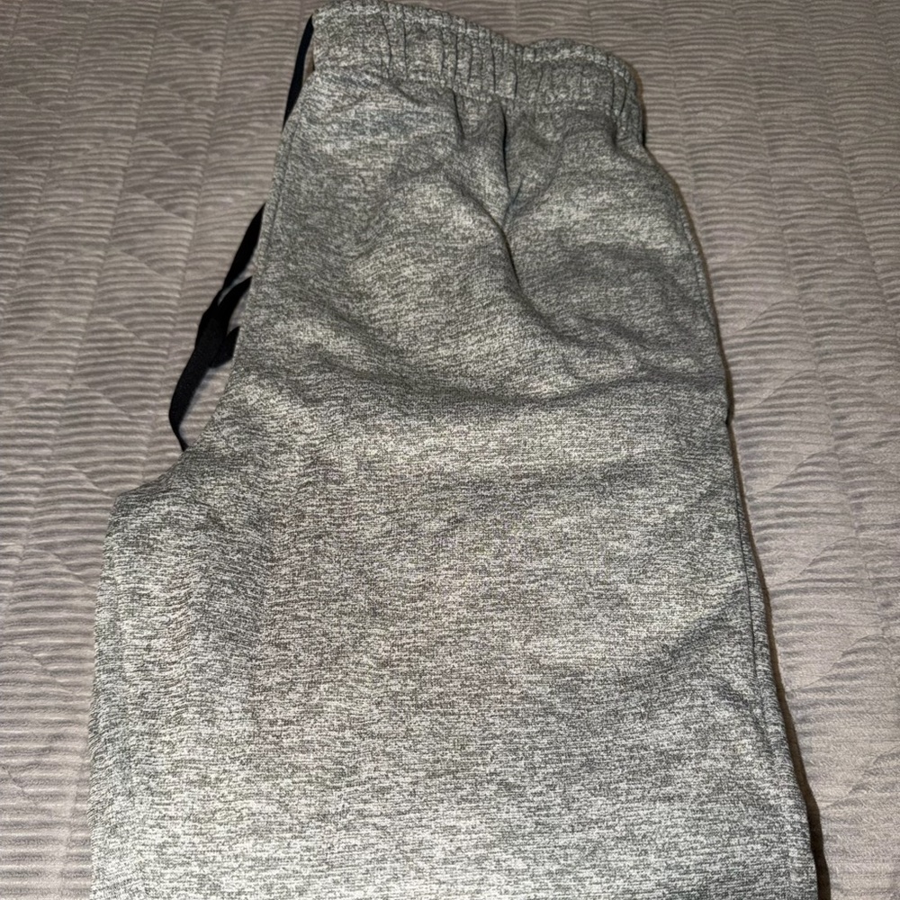 Nike Men's Heather Gray Joggers